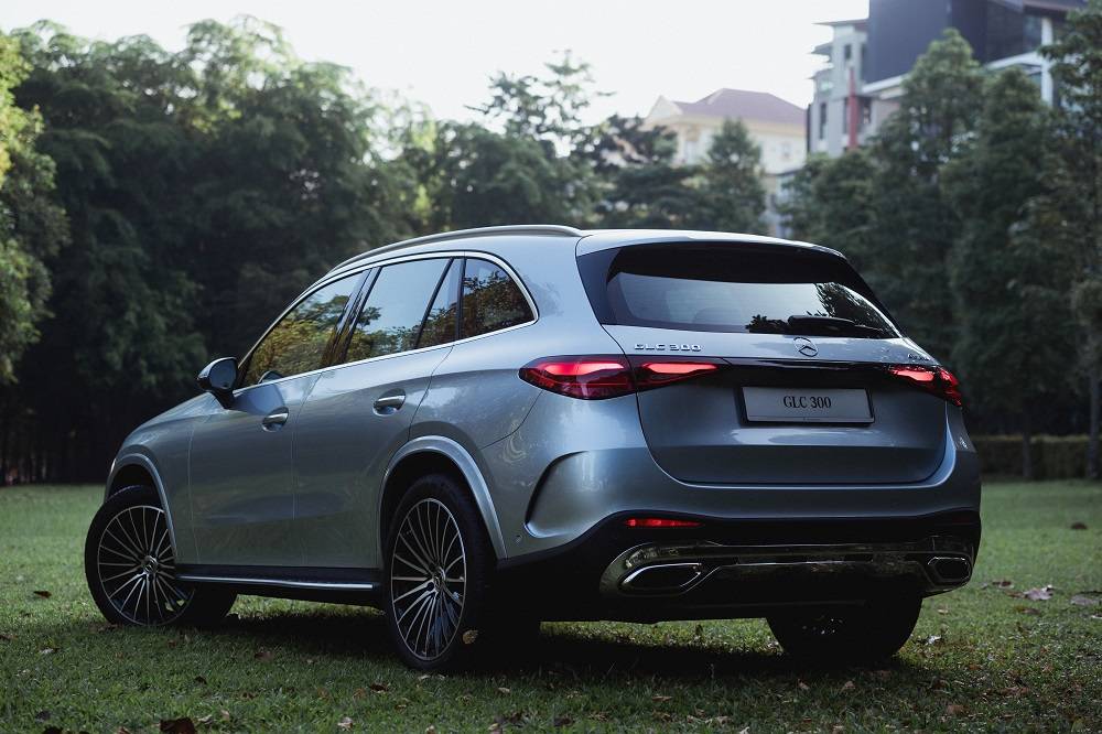 Car I 新款Mercedes-Benz GLC 300万众期待下登场！C-Class越野款更靓仔 更多热点 图2张