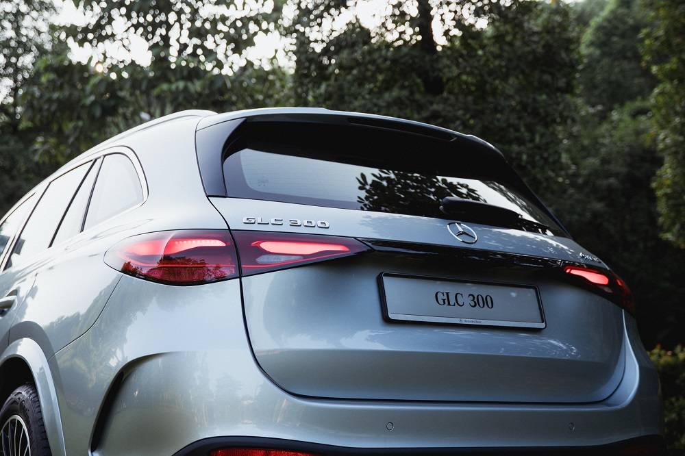 Car I 新款Mercedes-Benz GLC 300万众期待下登场！C-Class越野款更靓仔 更多热点 图8张
