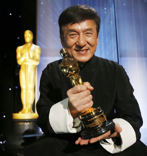 曾被李小龙一脚踢飞几公尺！成龙拍电影差点丧命的 5 个瞬间 娱乐资讯 图10张