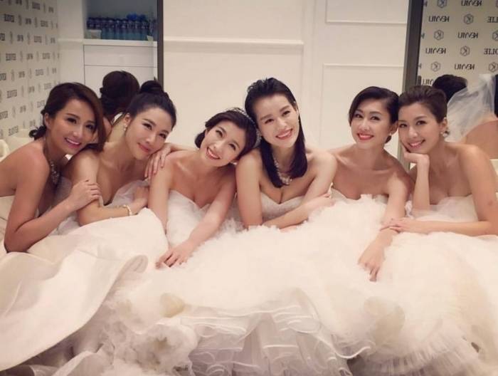 婚嫁I 伴娘只能有一个？姐妹团和伴娘职责有什么差别？ 更多热点 图4张