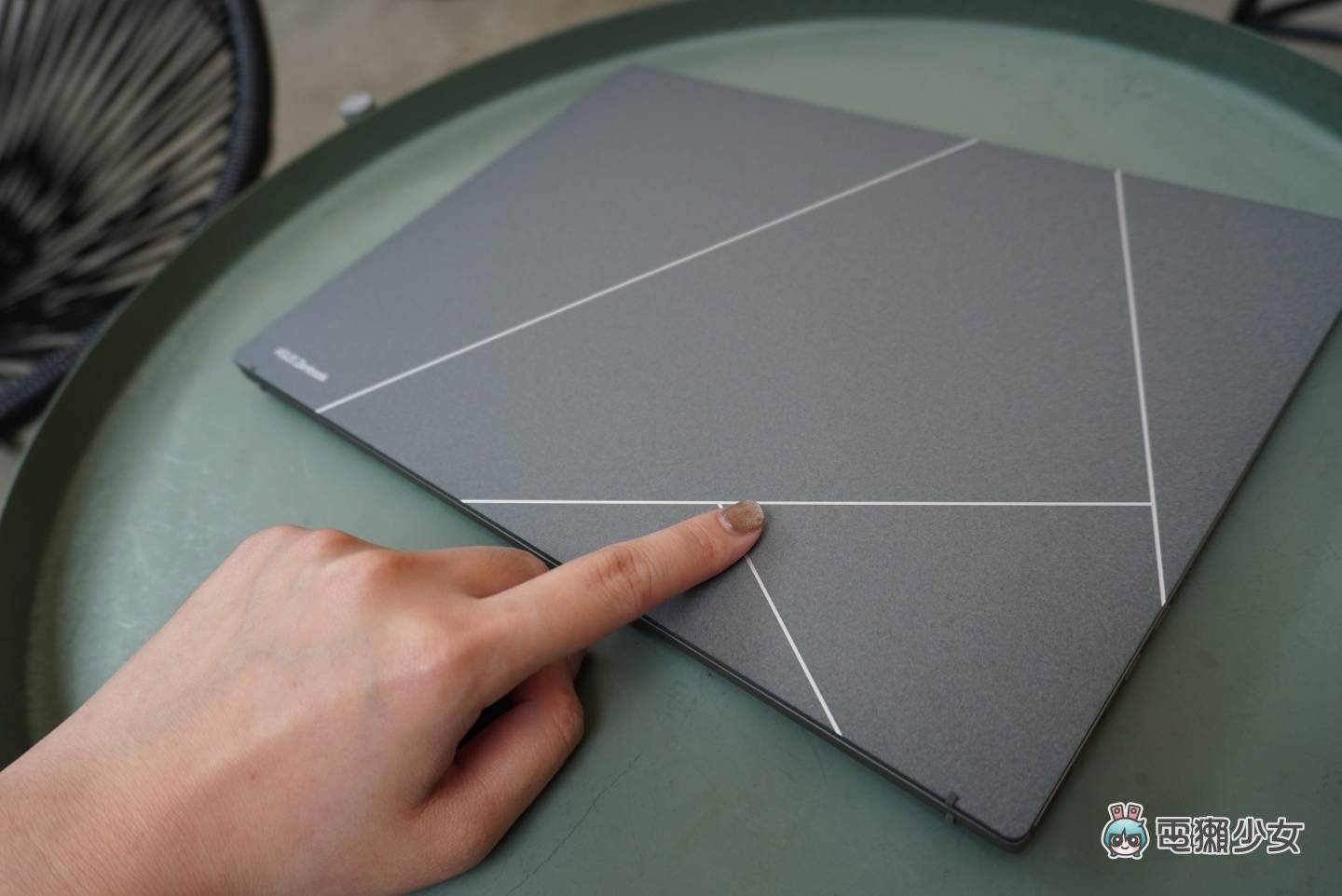 出门｜又轻又好看！华硕 Zenbook S 13 OLED（UX5304）轻薄笔电亮相 数码科技 图4张