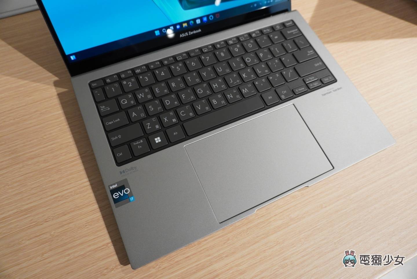 出门｜又轻又好看！华硕 Zenbook S 13 OLED（UX5304）轻薄笔电亮相 数码科技 图9张