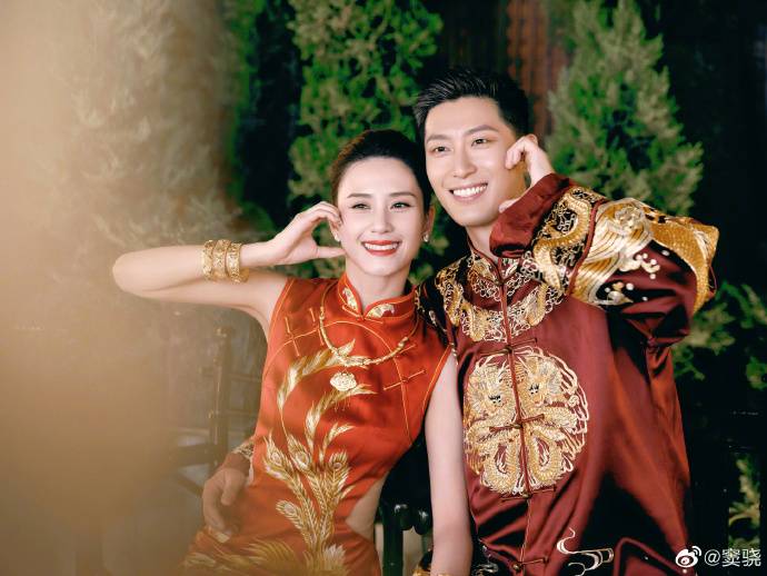 传何超莲收8亿豪宅作婚房！窦骁辟谣：假的！ 娱乐资讯 图1张