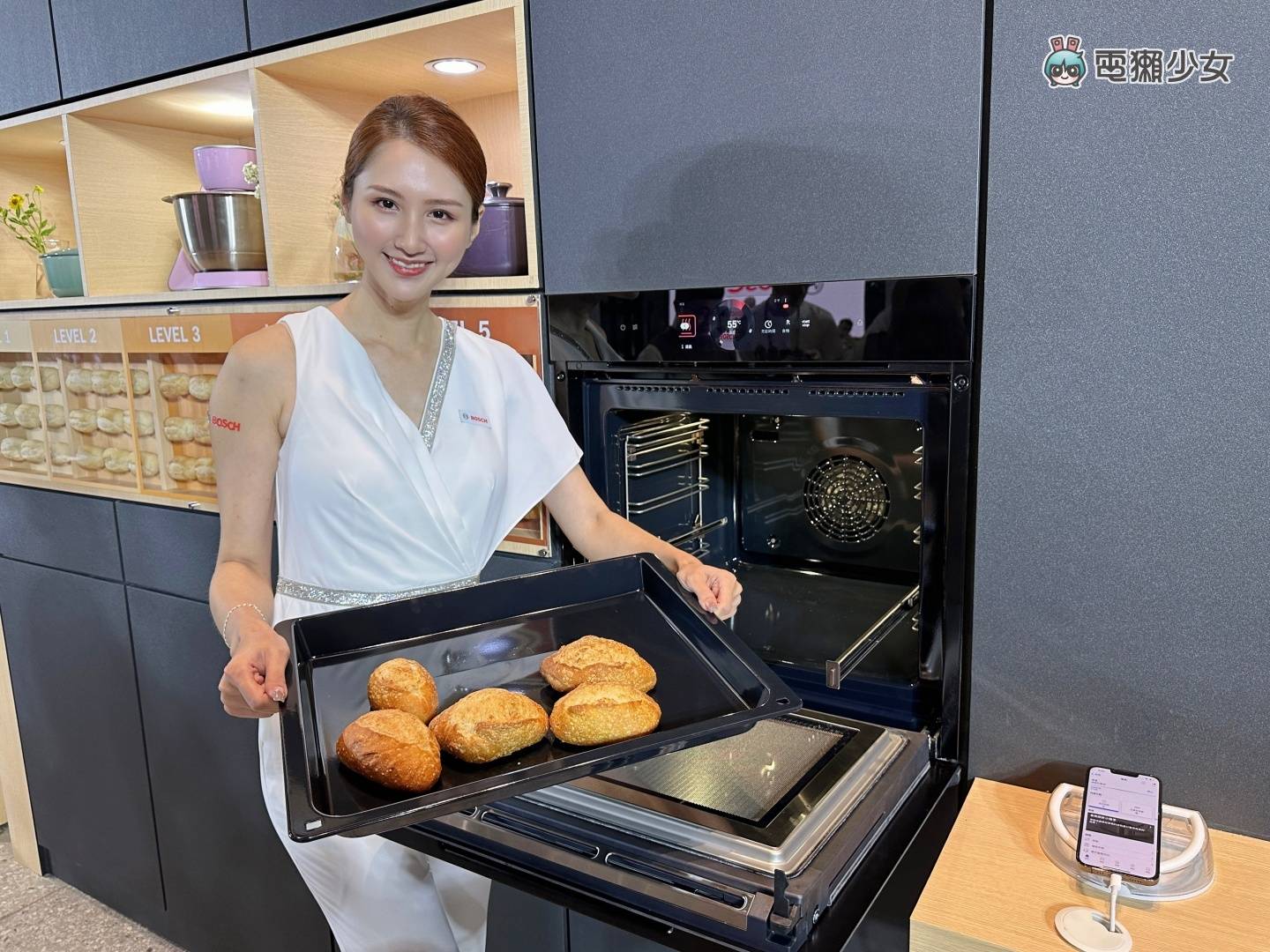 出门｜BOSCH 8 系列极致黑烤箱：集智慧、优雅、实用性于一身的高级厨电