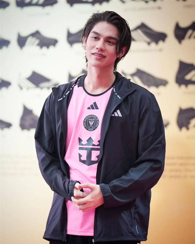 泰国超级男神被抓包“偷追”超辣港姐！被Bright害成“女性头号公敌” 时尚资讯 图2张