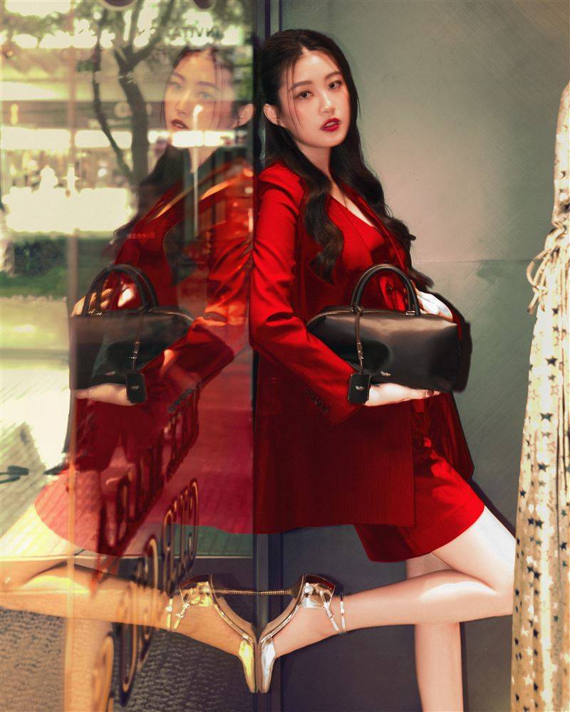 微风之夜聚焦高颜值女神！掀时尚势力翻盘　宅男粉丝推挤引爆热潮 时尚资讯 图5张