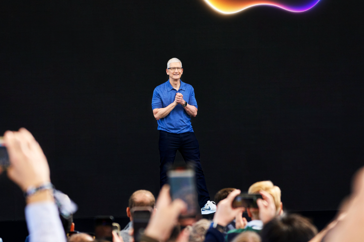 科技 | 全面降价！iPhone 15 VS iPhone 16价钱比一比 更多热点 图1张