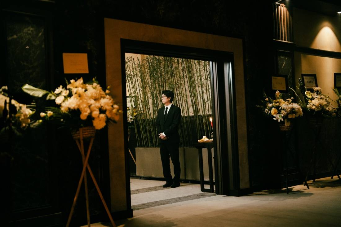 电影 | 黄子华、许冠文 时隔32年合作！聚焦香港丧葬文化 殓房通道首次外借拍摄！ 娱乐资讯 图2张