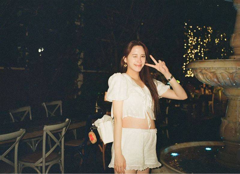 ​欧阳妮妮孕肚不藏了！曝“产前烦恼”犹豫这件事　惊喊：快走不动 时尚资讯 图1张