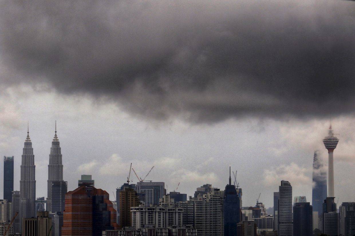 相关信息 | 马来西亚暴雨不断！记下来 10大防台风事项 高楼住户用这招防止玻璃破碎 更多热点 图1张