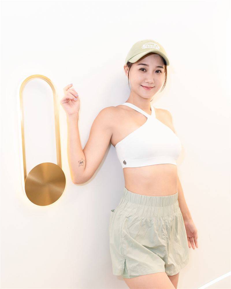 何妤玟“呛割韭菜”辣晒比基尼回击！网全噤声　粉丝嗨喊：大叔爱看 时尚资讯 图1张