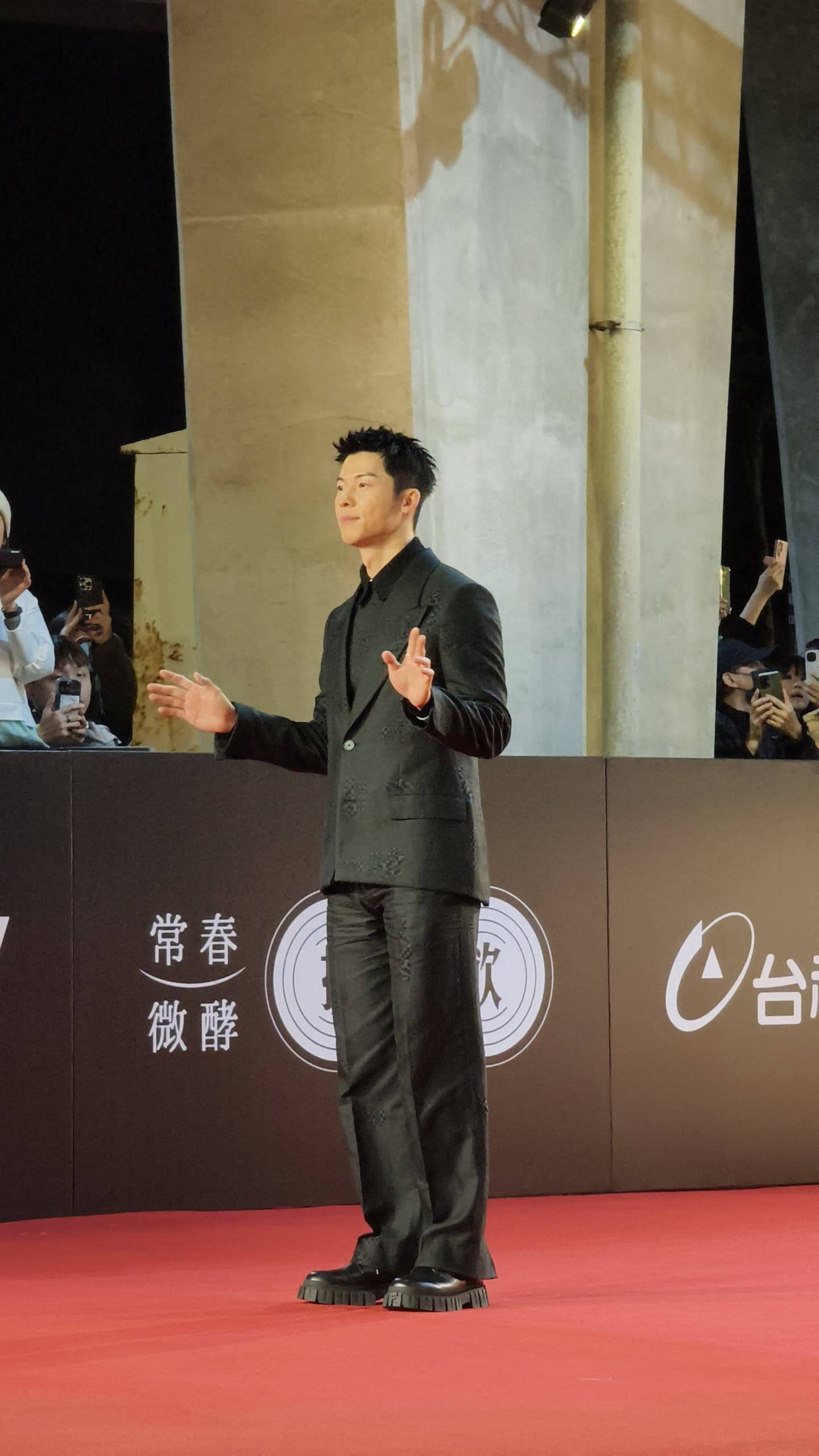 金马奖2024 | 吴君如戴千万珠宝现身！“拿不到奖，陈可辛说买给我” 娱乐资讯 图2张