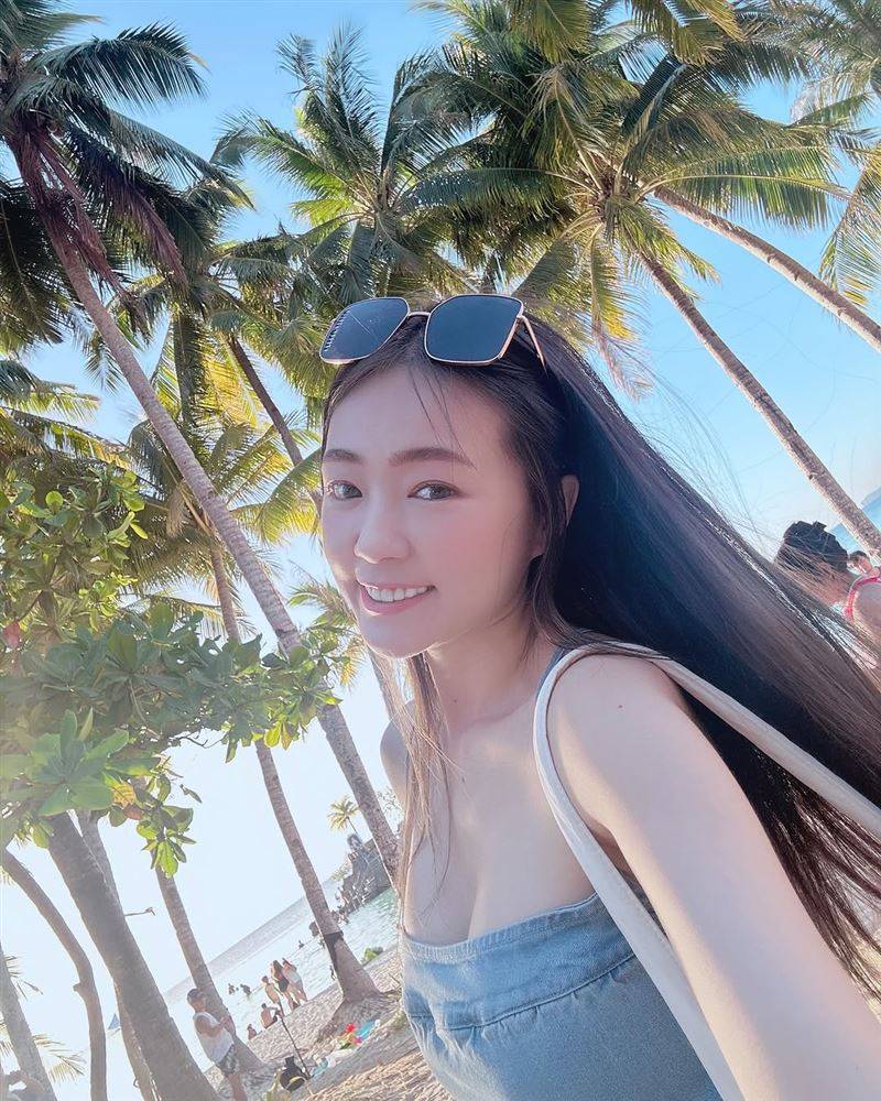 丫头澳洲跨年海滩解放“全身透视”超有料！上围掉出全被看光 时尚资讯 图1张