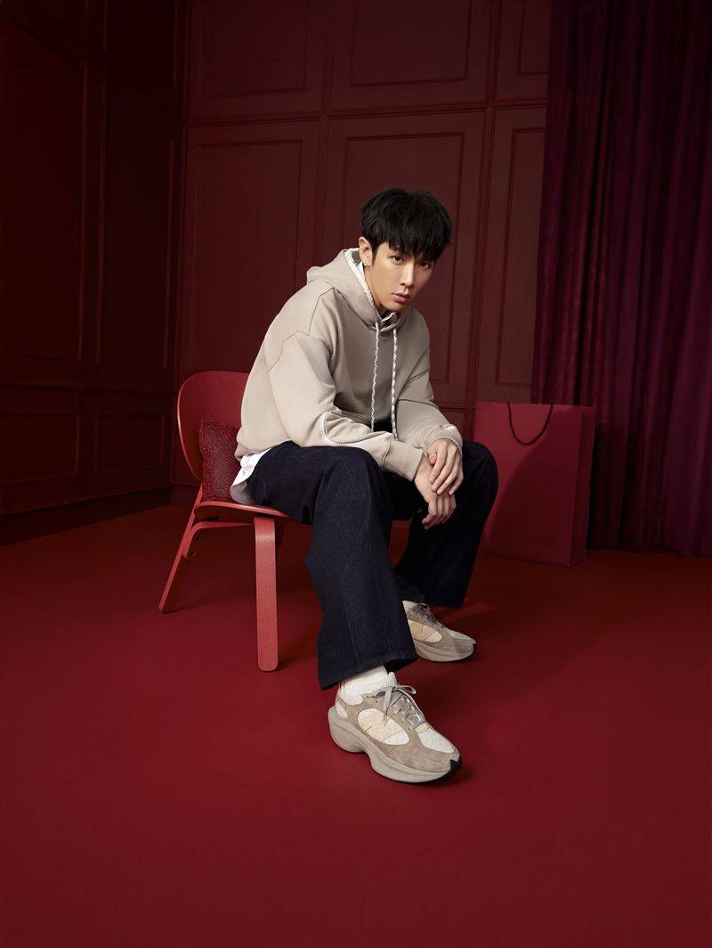 adidas LIGHTBLAZE跃走冬季潮流！柯震东、韩勾ㄟ金针菇约穿New Balance 时尚资讯 图8张