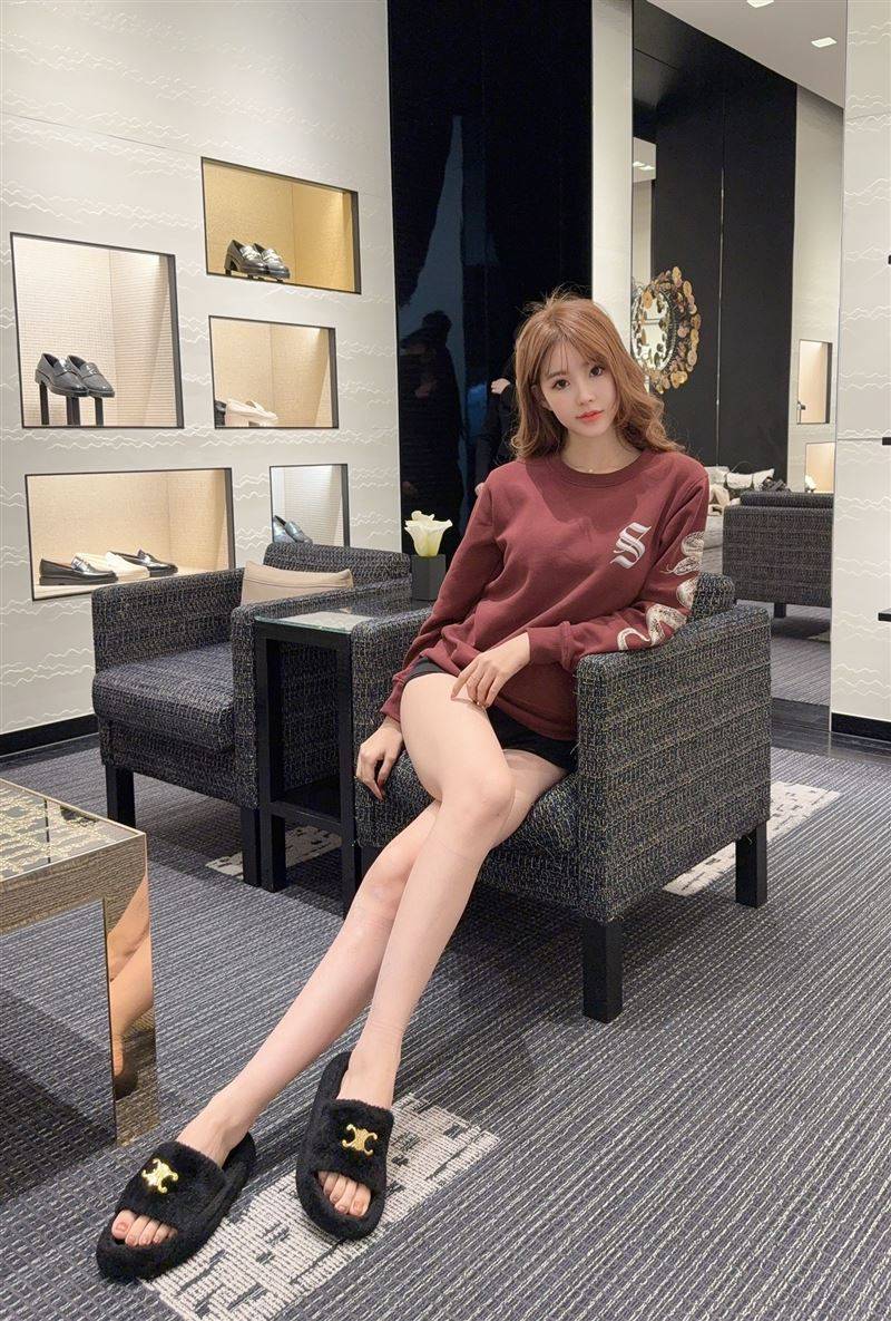 独家／“最美礼生”过年化身黄金战袍“猛蛇辣妹”美腿不藏了狂放福利！ 时尚资讯 图8张