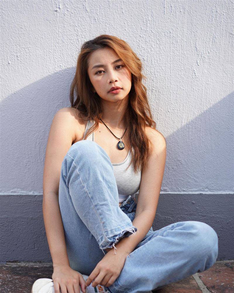 2025新版“龅牙珍”丑到极致！本人却是超正美女　爆辣身材判若两人 时尚资讯 图5张