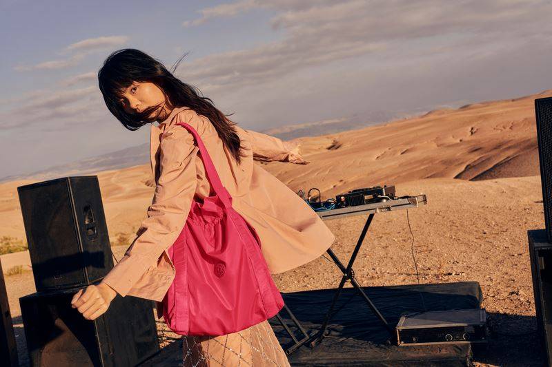 adidas Sportswear Essentials系列开学登场 韩团BABYMONSTER化身女大生 时尚资讯 图10张