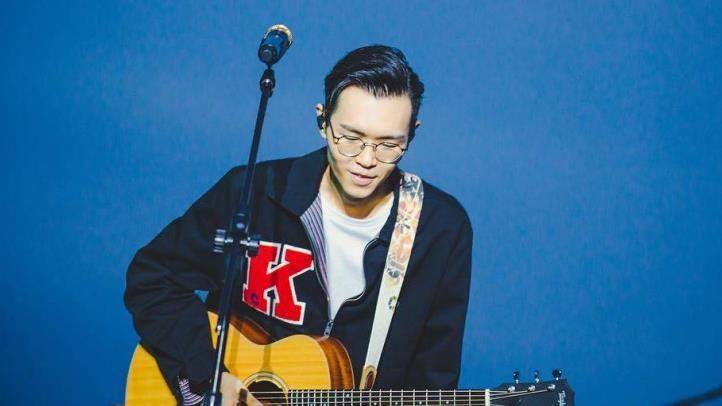 方大同早知道是最后一张专辑“1符号”放后面　挥手动作惹哭8万粉丝！ 时尚资讯 图1张