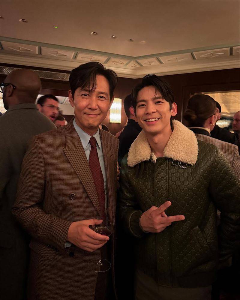 林柏宏同框《鱿鱼游戏》李政宰！灿笑比YA　台泰“鬼家人”男神惊喜合体 时尚资讯 图3张