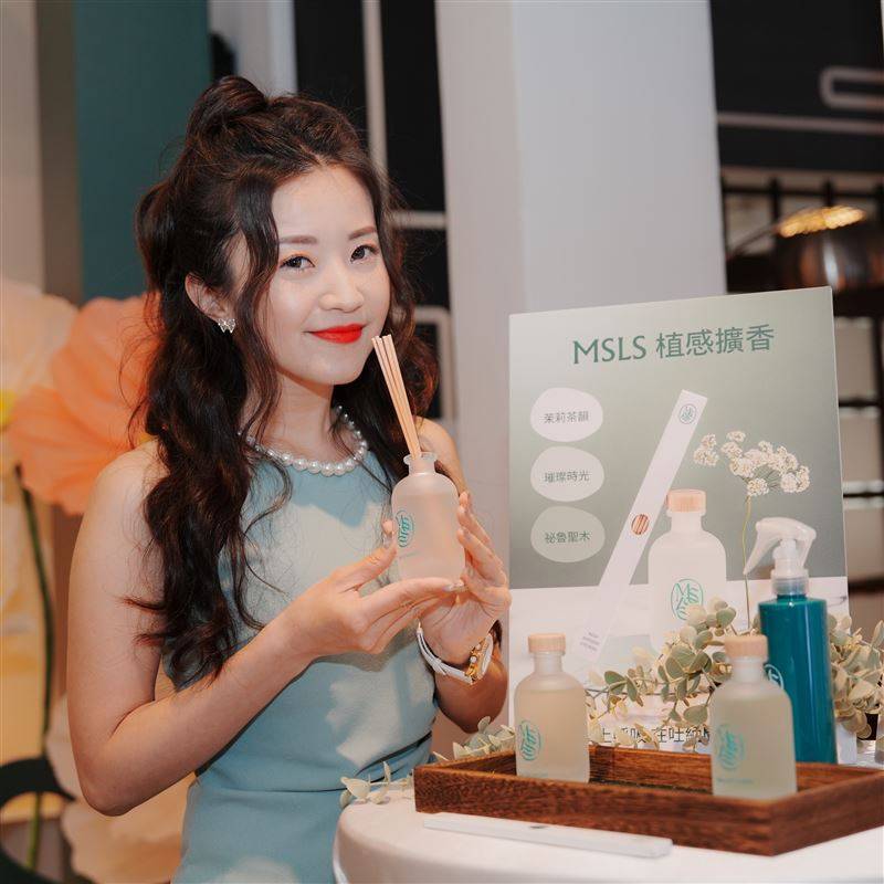春天携手JISOO　TOMMY HILFIGER开启崭新世代美式经典 时尚资讯 图10张