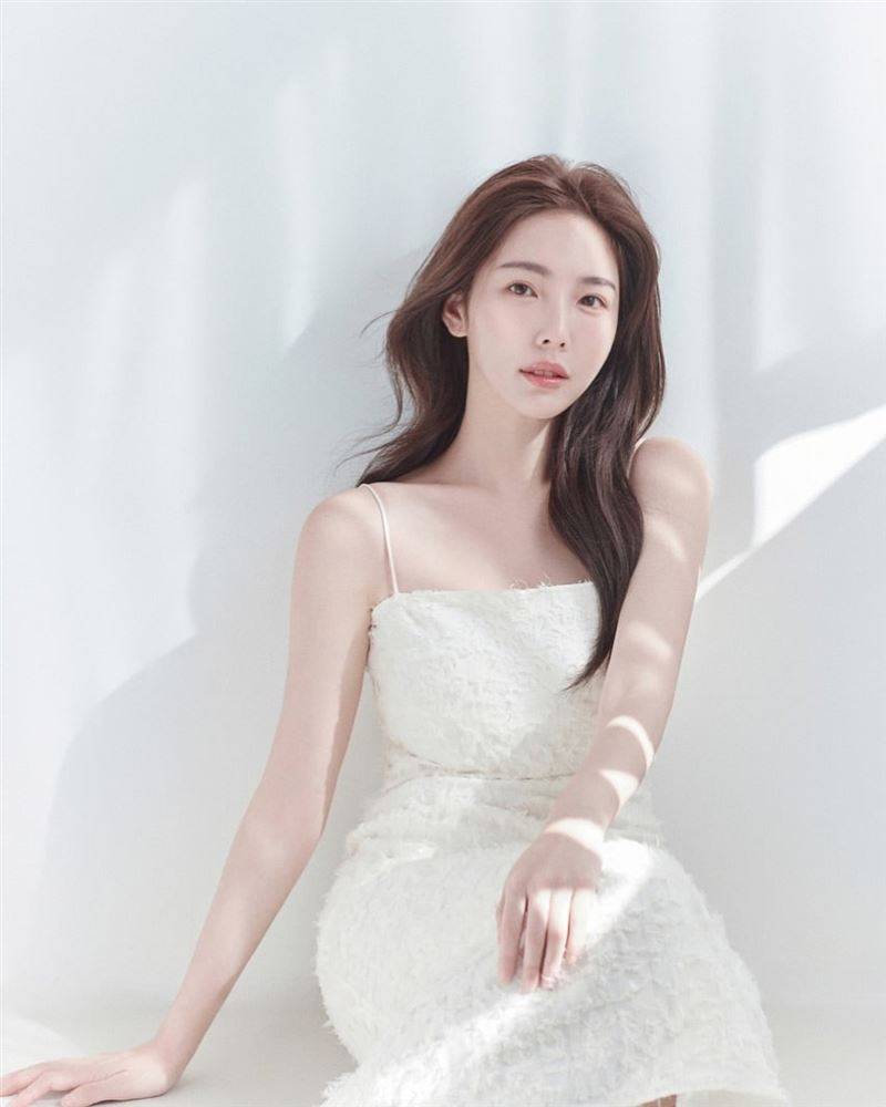 家宁道歉声明遭众主播指“发音不正确”美女主播献“这1计”超中肯 时尚资讯 图2张