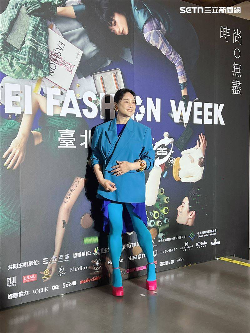 陆小芬时装周戴42年前封后珠宝！惊人价格曝　这辈子第二次戴出门亮相 时尚资讯 图2张