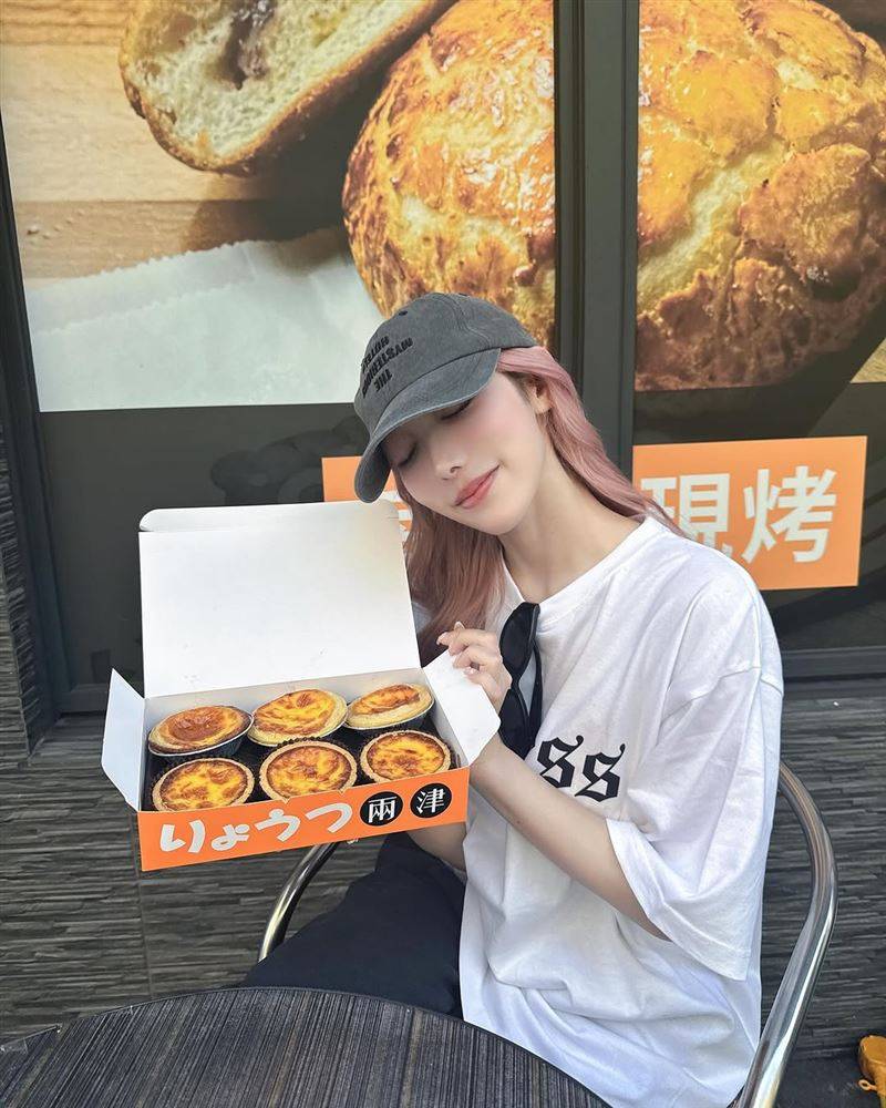 野生大咖女优出现中山站“0伪装”穿超辣！超凶上围“顶起来”网朝圣 时尚资讯 图4张