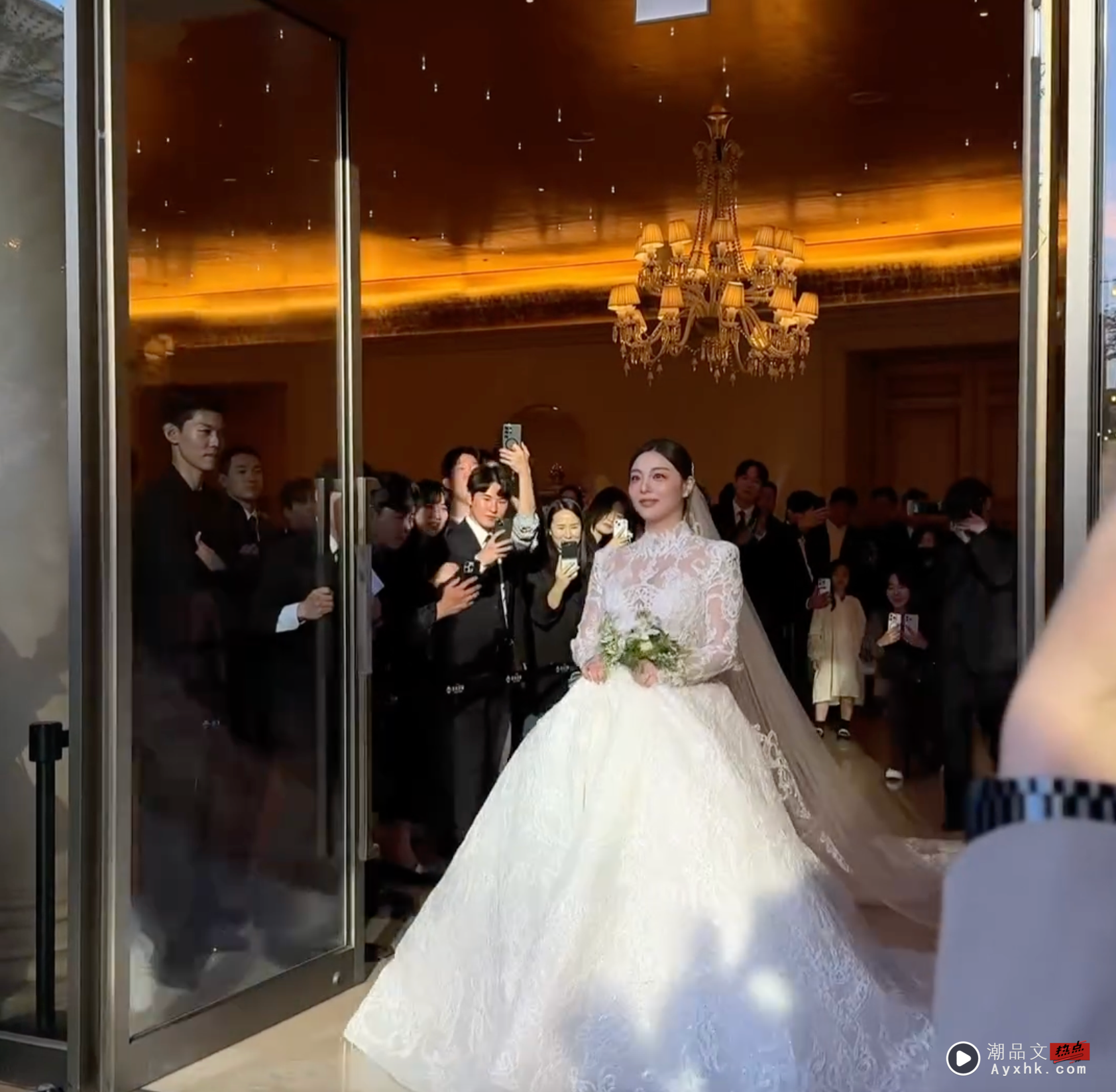 “铁肺女王” Ailee 结婚了！超美婚纱照 甜嫁《单身即地狱》崔时训！ 娱乐资讯 图2张
