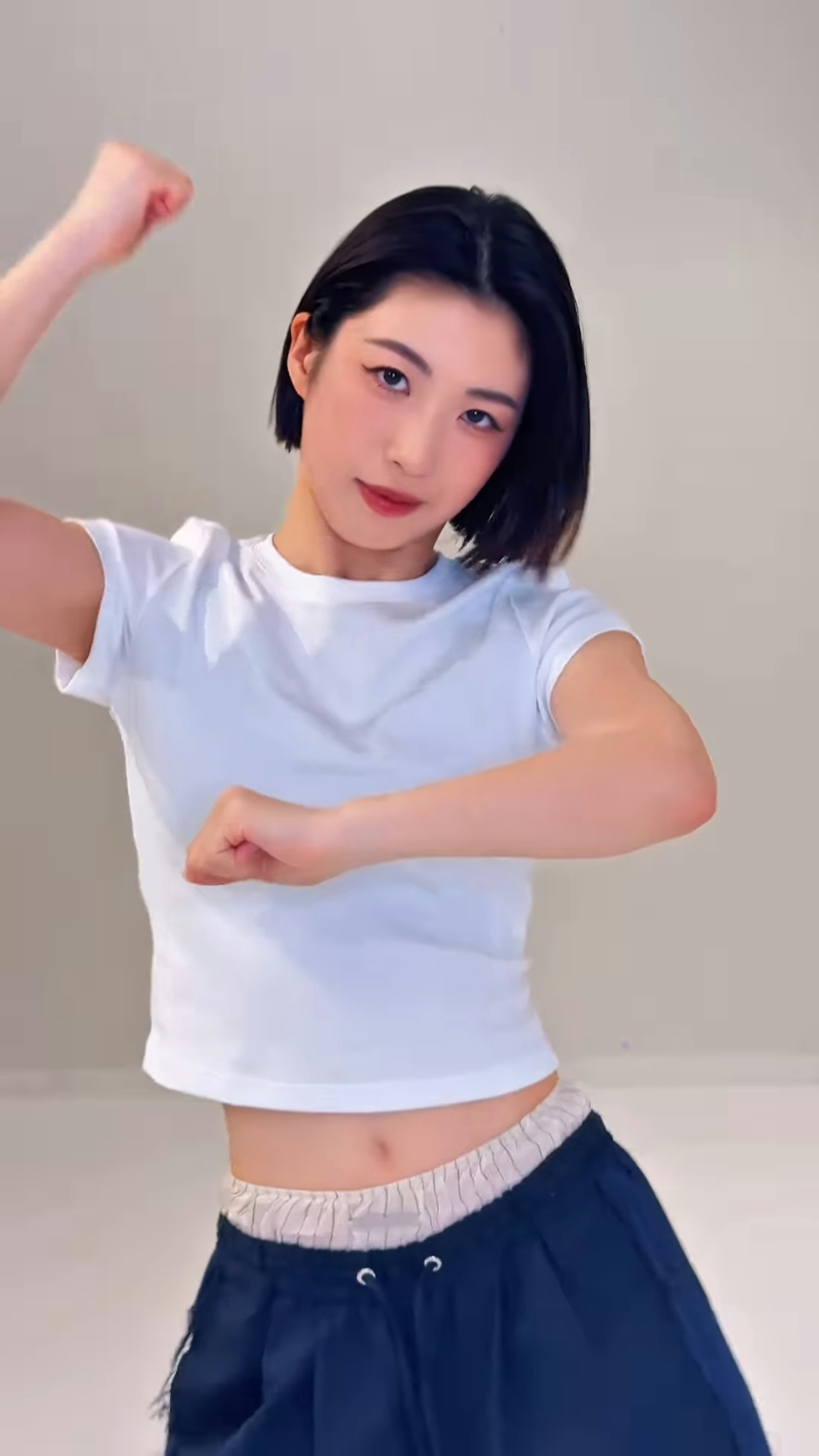 Avantgardey成员Nona摘下齐刘海假发！私服、真实模样震撼网友 娱乐资讯 图3张