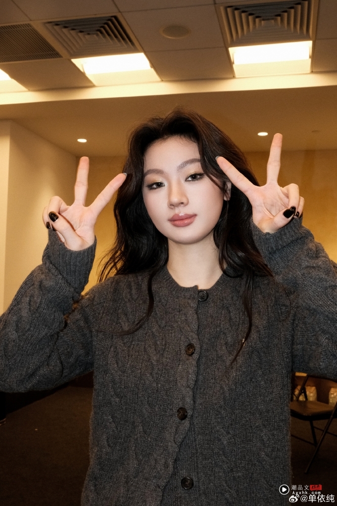 单依纯在《歌手2025》发布会上公然打瞌睡！大胆反呛记者问题 娱乐资讯 图3张