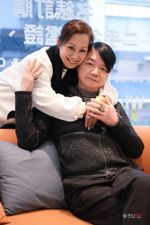 艾威老婆离世 得年61岁！悲痛发文：阳光下再不是两个人的影子 娱乐资讯 图1张