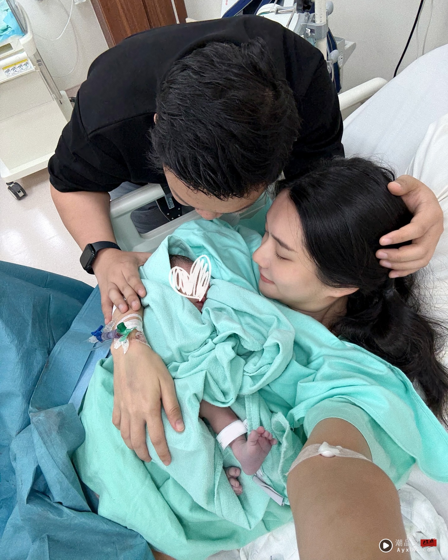 恭喜！秋雯喜迎宝宝！晒一家三口照：成功把小队长带来地球！ 娱乐资讯 图3张