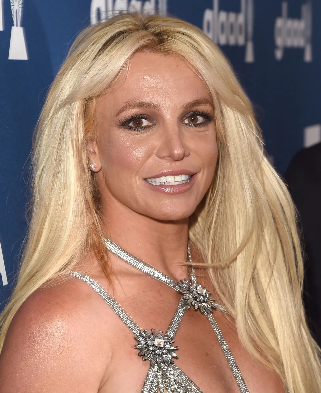 Britney Spears搭飞机抽烟！呛空姐羞辱人 惊动警方介入！ 娱乐资讯 图1张