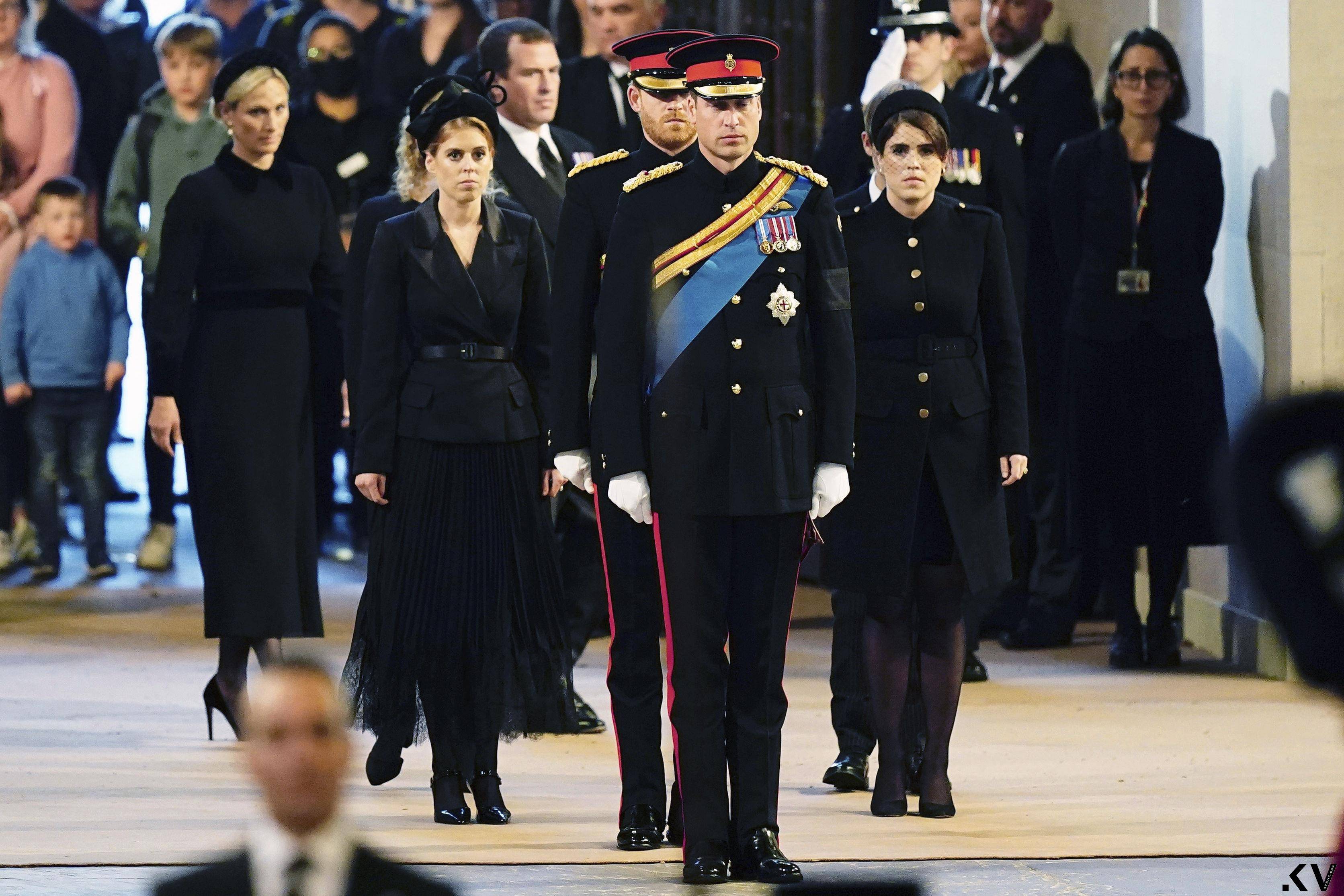 凯特王妃与碧翠丝公主连环撞衫　泄露两人包色购物习惯 时尚穿搭 图2张