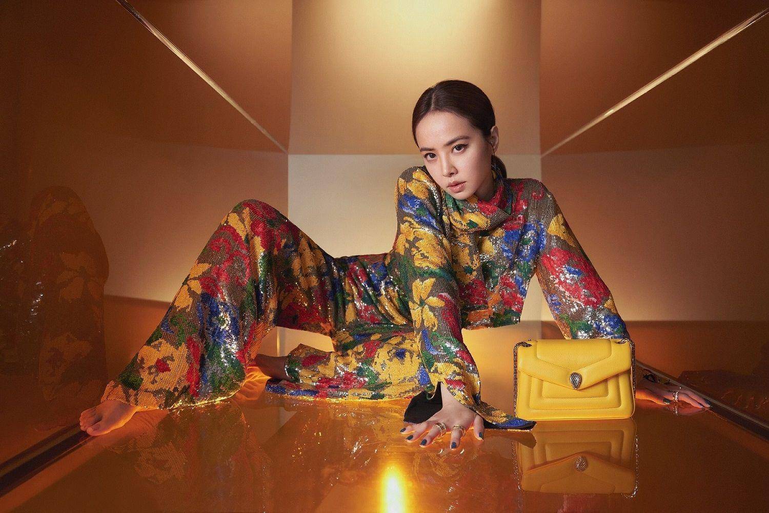 蔡依林美胸、玉腿齐发辣翻　放送媚眼衬蛇包 时尚穿搭 图3张