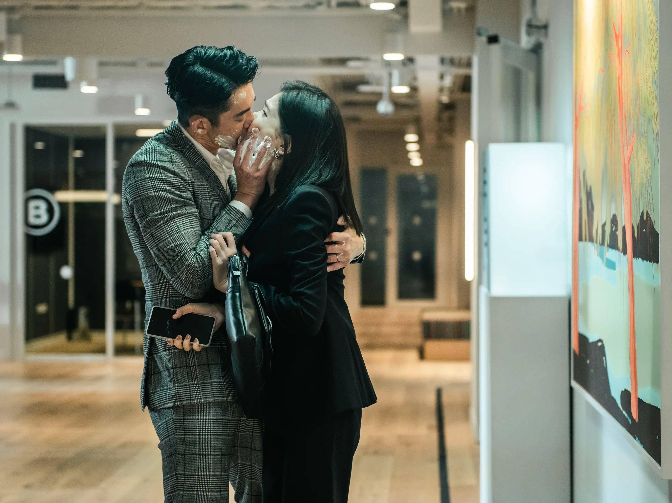 《她》吴慷仁、许玮甯竟穿“同牌”西装？　虽然是大坏蛋依然帅气 时尚穿搭 图3张