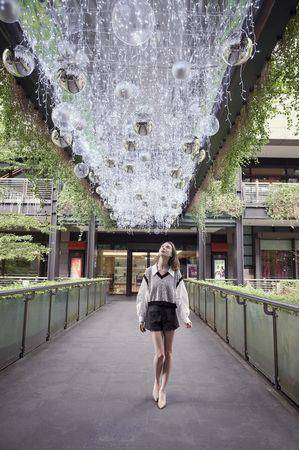 Akira当点灯大使“现场跳起来”　自曝：早上会帮儿子换尿布 名人名流 图3张