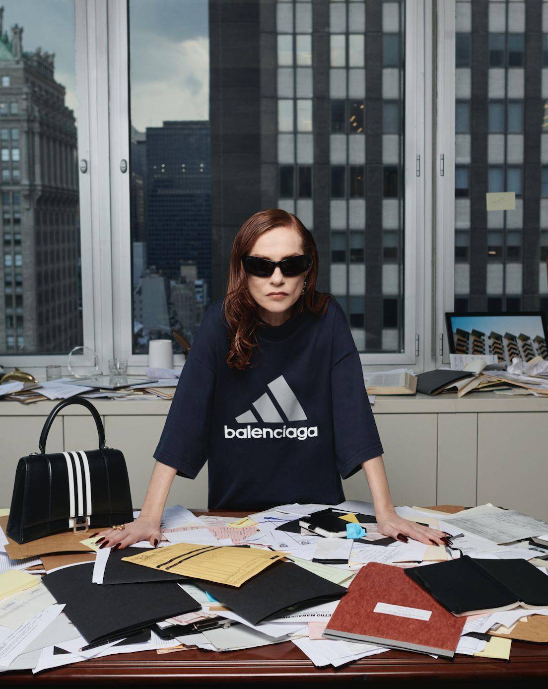 包・开箱／韩韶禧加持Balenciaga／adidas沙漏包！特制三叶草防尘袋潮翻 名人名流 图3张