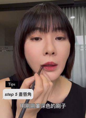 常被误以为心情差？彩妆师游丝棋教你“6步骤”打造微笑唇 最新资讯 图6张