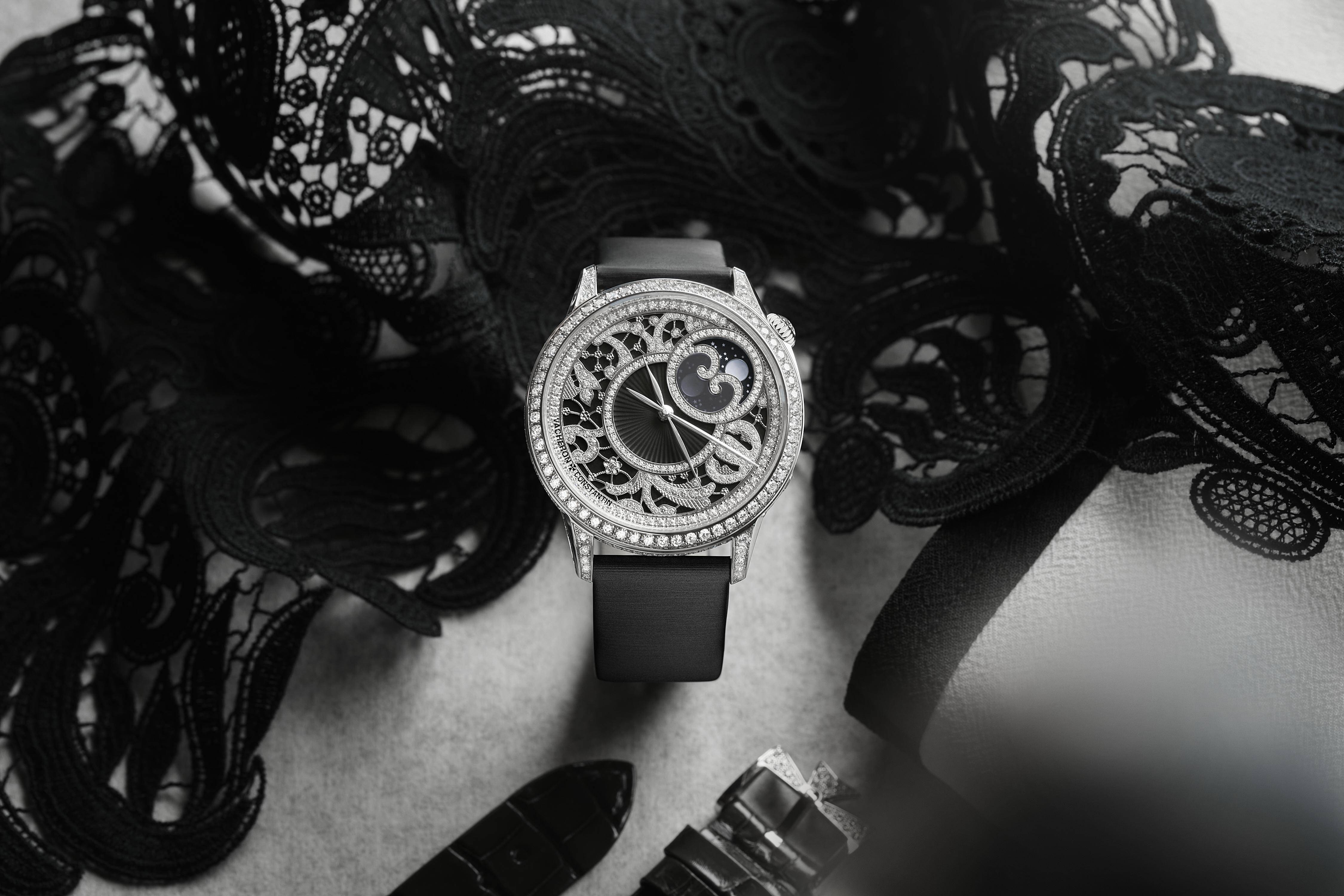 风・Luxury／细致蕾丝变身镶钻版　成江诗丹顿女表最美装饰 奢侈品牌 图3张
