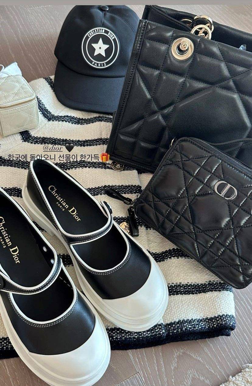 Jisoo被Dior、卡地亚宠上天　乐收50万精品 时尚穿搭 图2张