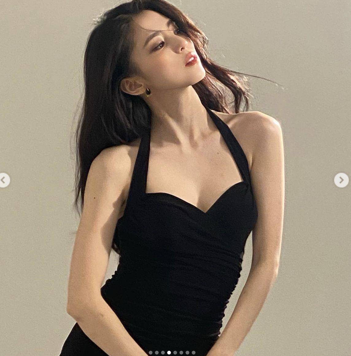 韩韶禧穿“惹火小黑裙”狂吸赞！　晒出仙级锁骨曲线电晕网 名人名流 图2张
