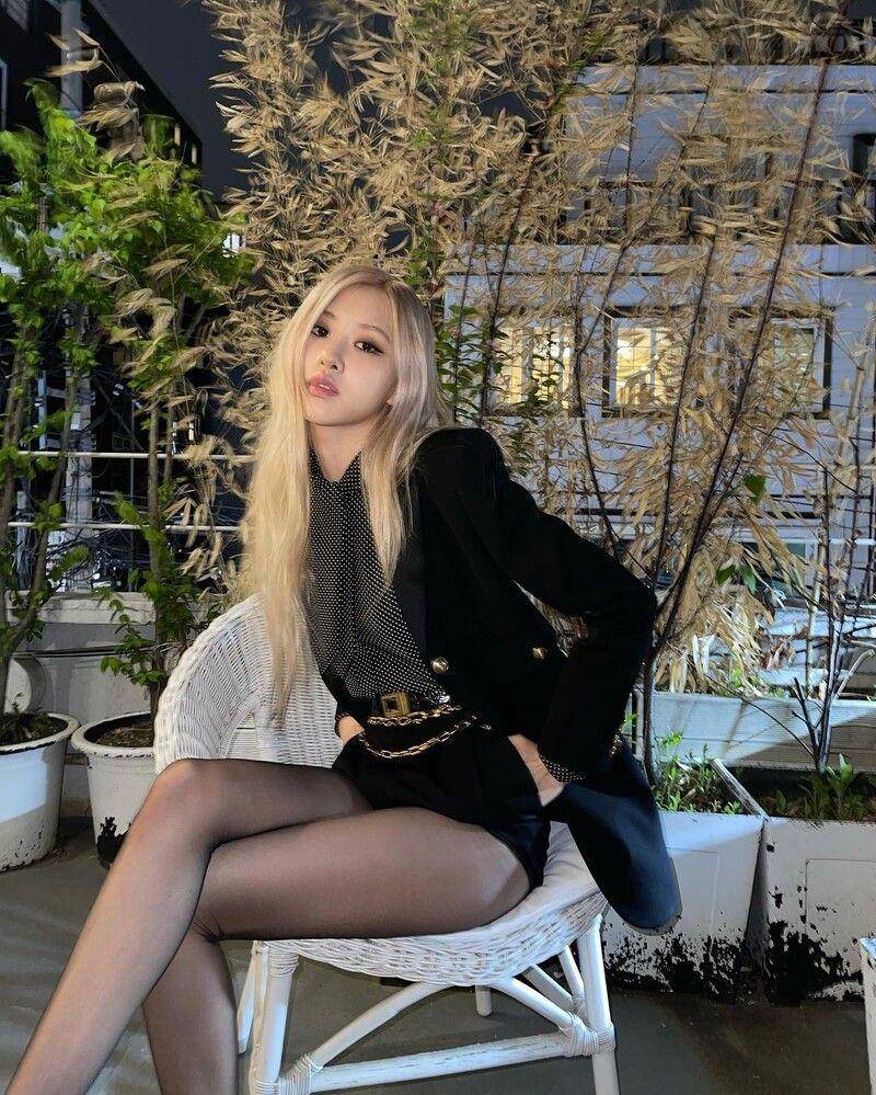 秋冬必备西装外套看Rosé、韩韶禧穿搭示范　加码推荐5款必收款式 时尚穿搭 图2张