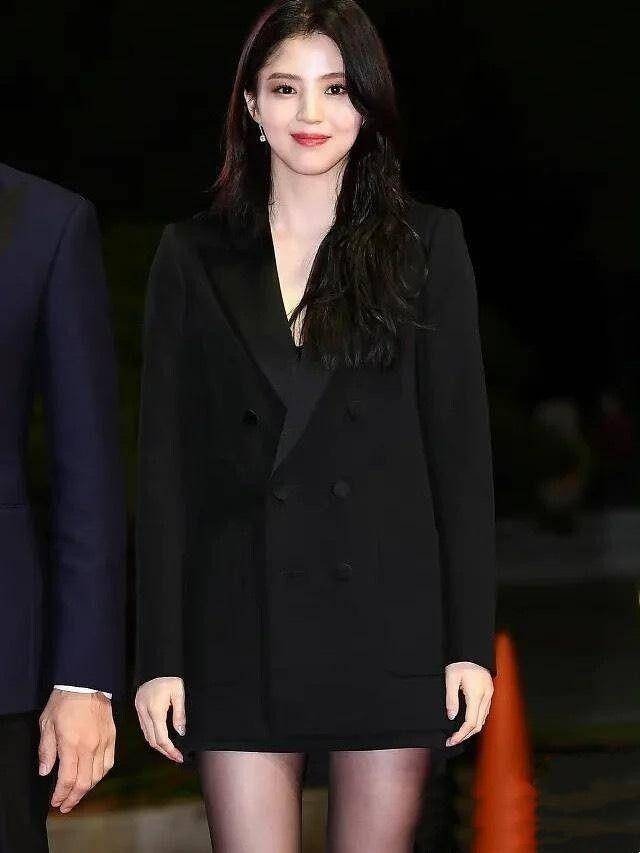 秋冬必备西装外套看Rosé、韩韶禧穿搭示范　加码推荐5款必收款式 时尚穿搭 图6张