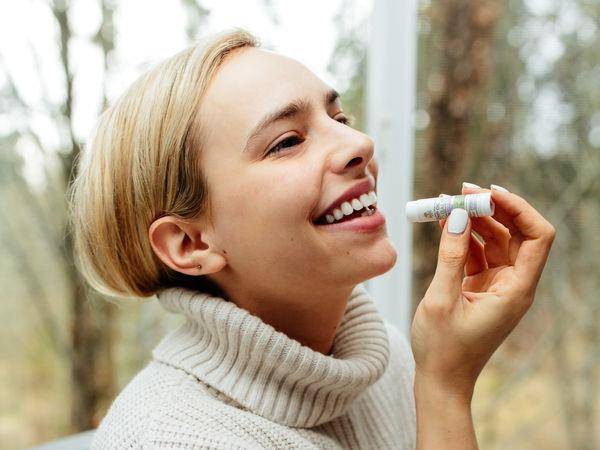 女星人手一支！“神级护唇膏”盘点，干燥唇纹通通不见 最新资讯 图1张