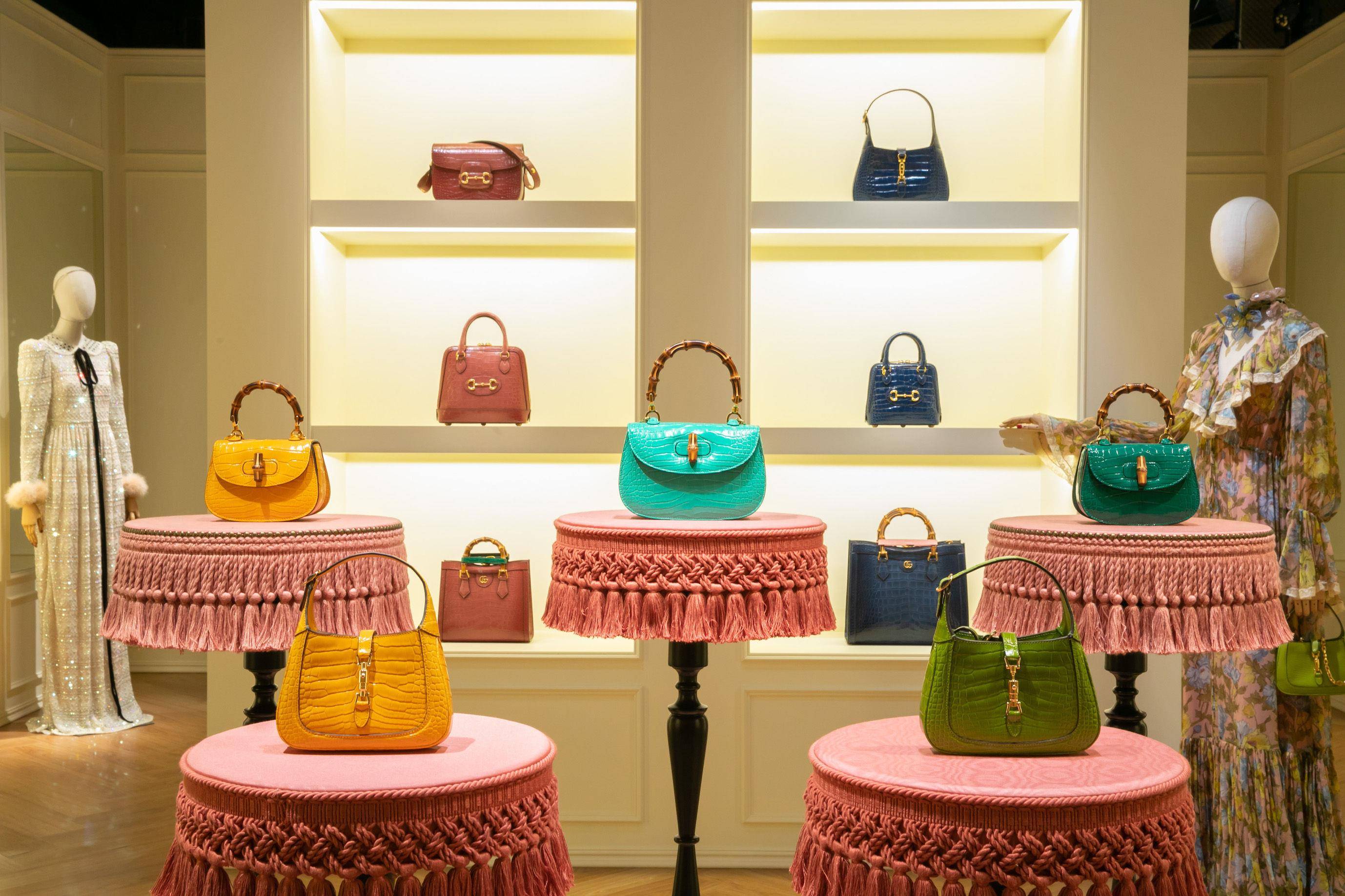GUCCI展出270万元喜马拉雅鳄鱼包　加码公开从未曝光的极美礼服 时尚穿搭 图1张
