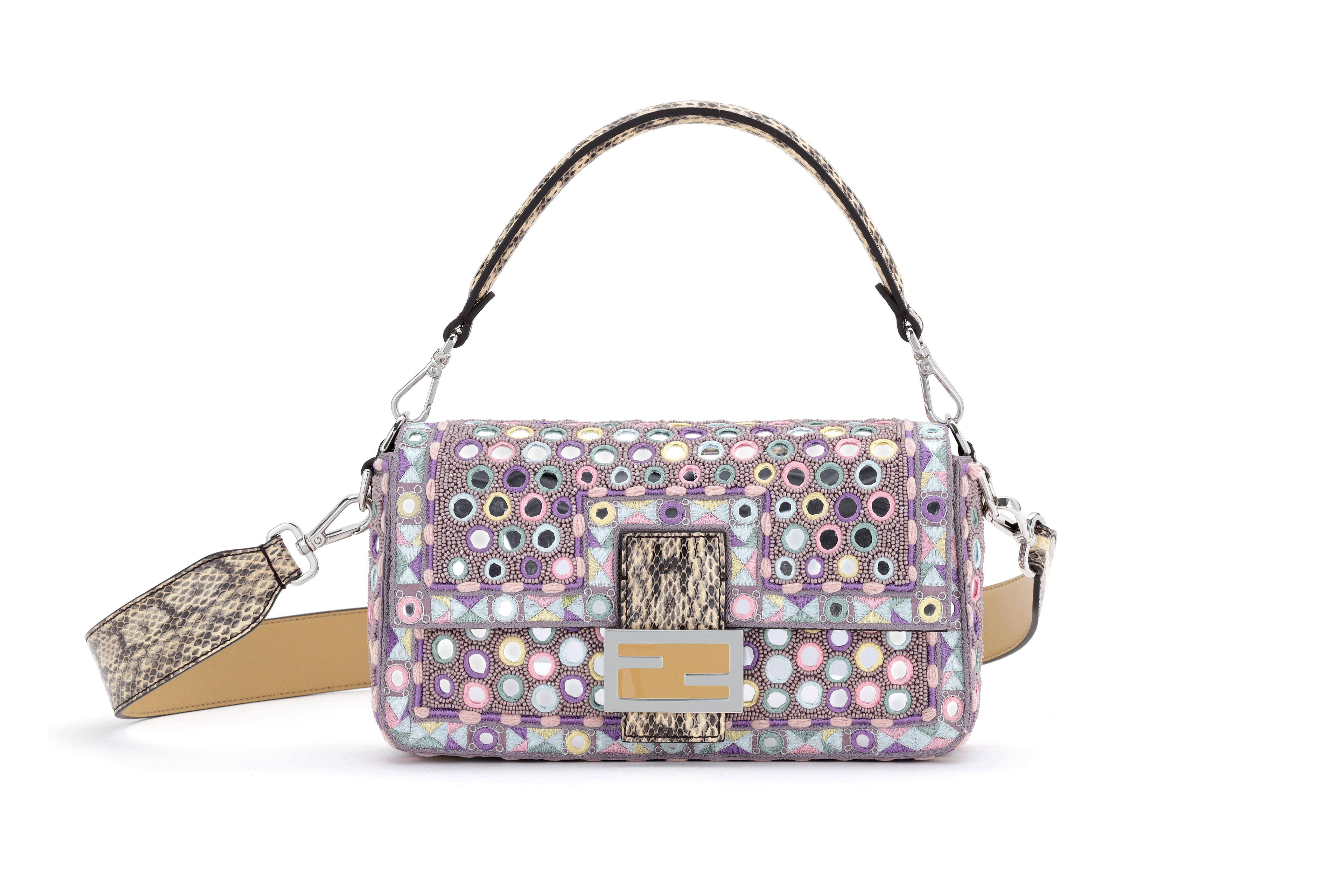 包・开箱／FENDI Baguette25岁特别款！亮片、彩珠、镜面刺绣超值得收藏 时尚穿搭 图3张