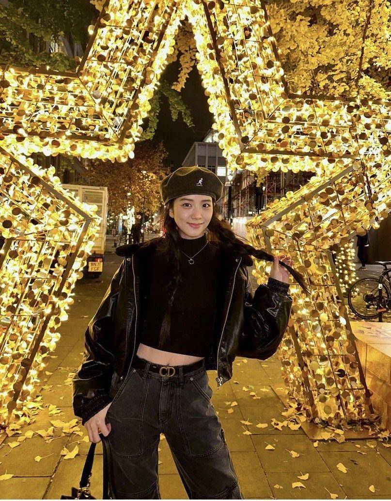 “人间香奈儿”难得没穿香奈儿　Jennie漫画衣上身泄少女心 时尚穿搭 图3张