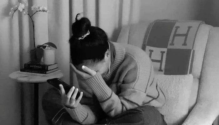 《哈利王子与梅根》揭私下奢华日常　身后披“爱马仕毛毯”比剧情更吸睛 名人名流 图2张