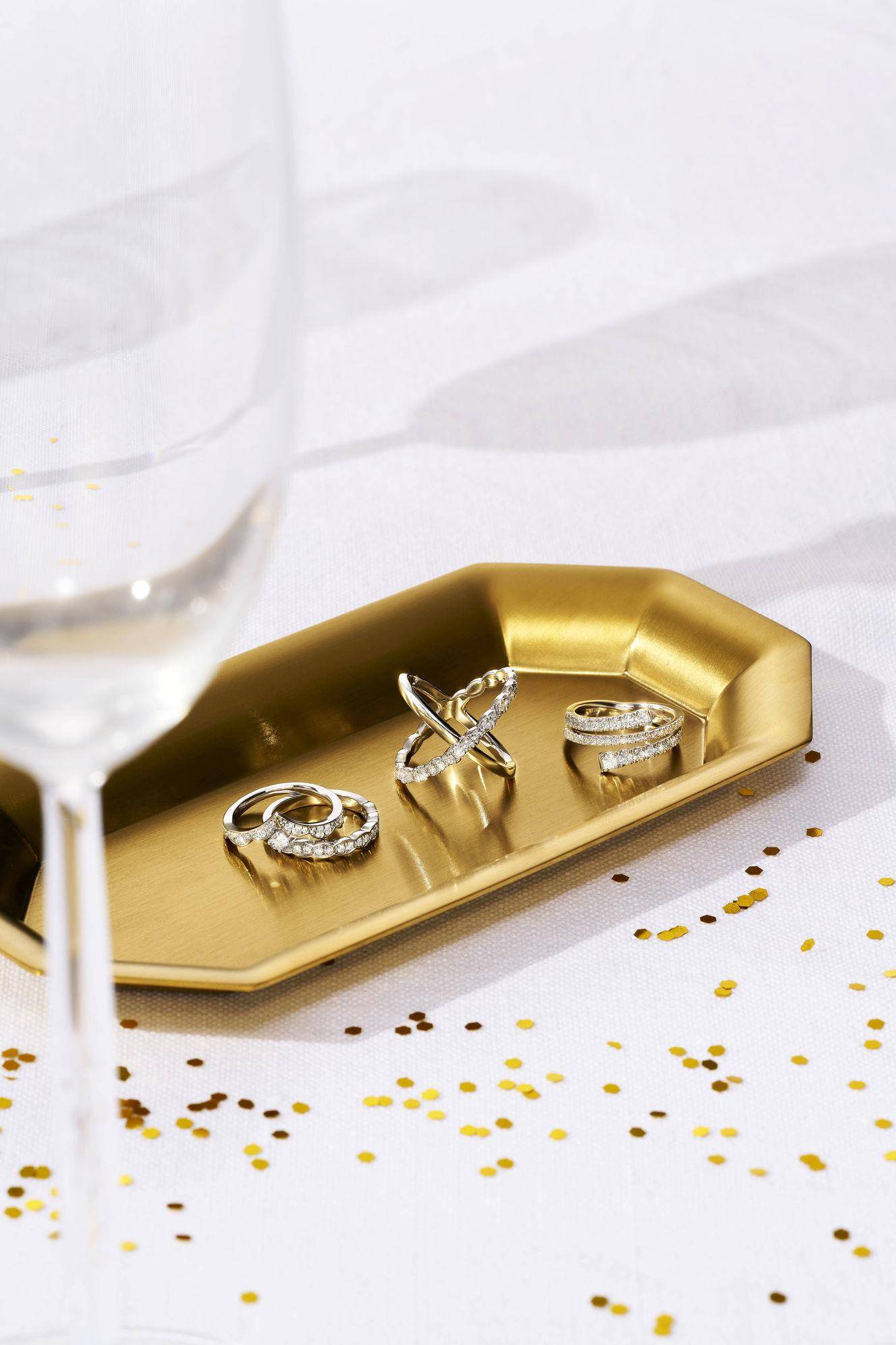 安海瑟薇也爱巨无霸宝石　Diamond Bank展出122克拉蓝宝、天价3.4亿红宝 最新资讯 图6张